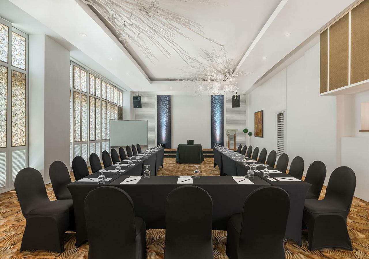 Vivere Hotel And Resorts Muntinlupa City Dış mekan fotoğraf
