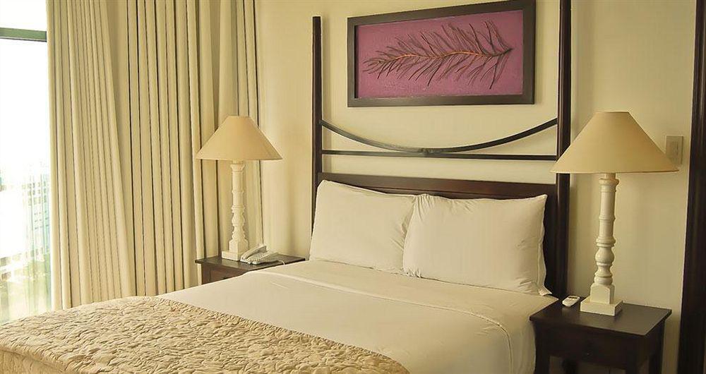 Vivere Hotel And Resorts Muntinlupa City Dış mekan fotoğraf